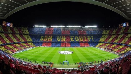  沃尔夫斯堡主场灯光故障延期比赛  