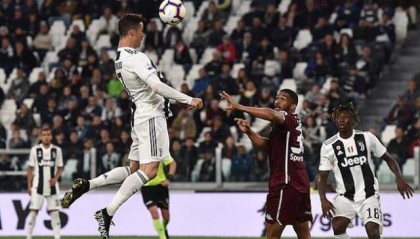  都灵德比战平双方球迷不满  