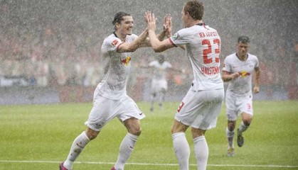  德甲揭幕战上演进球大战  